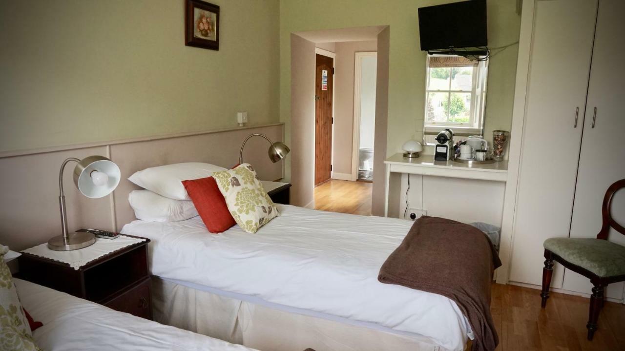 Cartron House Bed & Breakfast Ballinakill  ภายนอก รูปภาพ